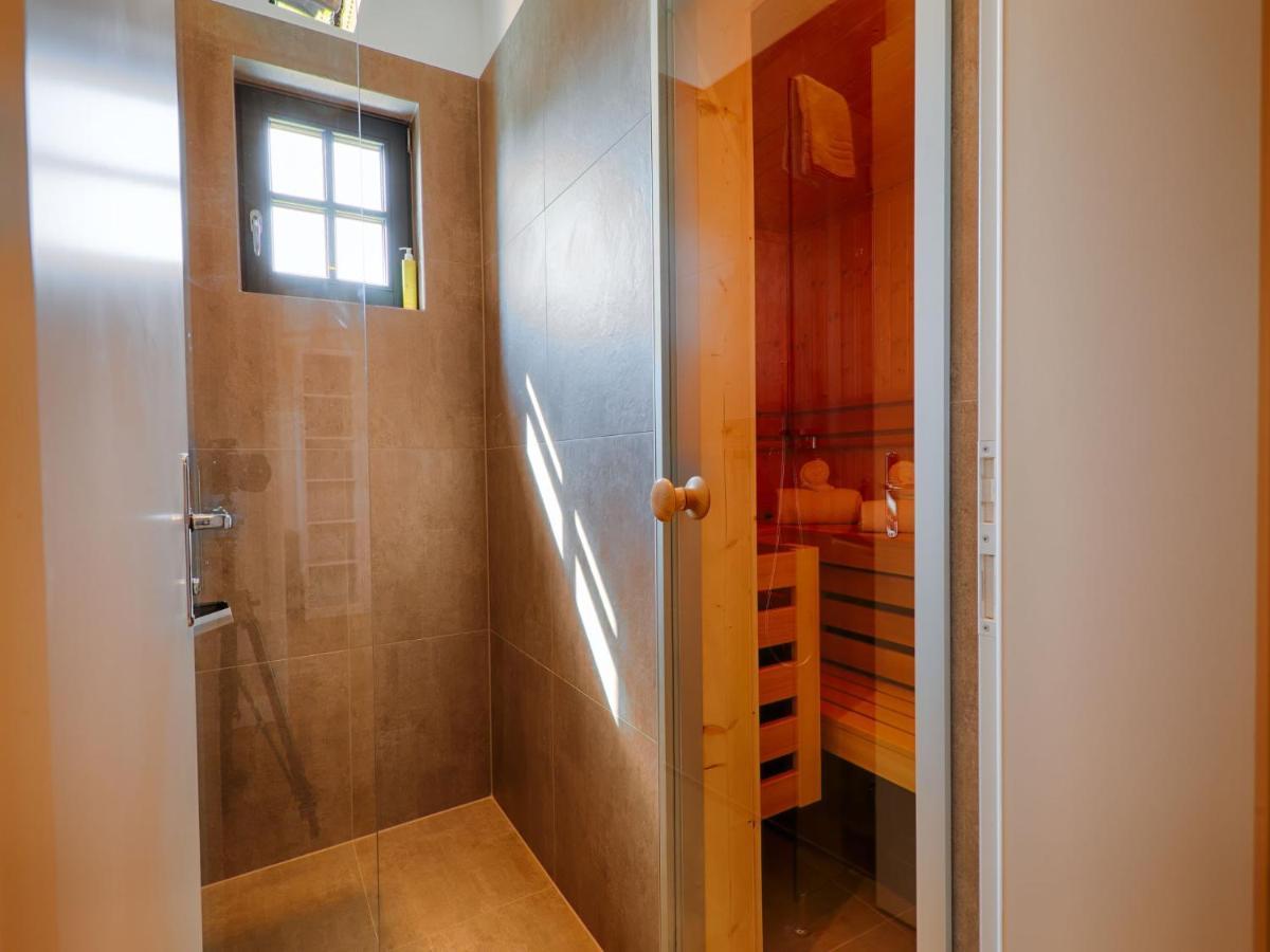 Reetland Am Meer - Luxus Reetdachvilla Mit 3 Schlafzimmern, Sauna Und Kamin F18 ดรันส์เคอ ภายนอก รูปภาพ