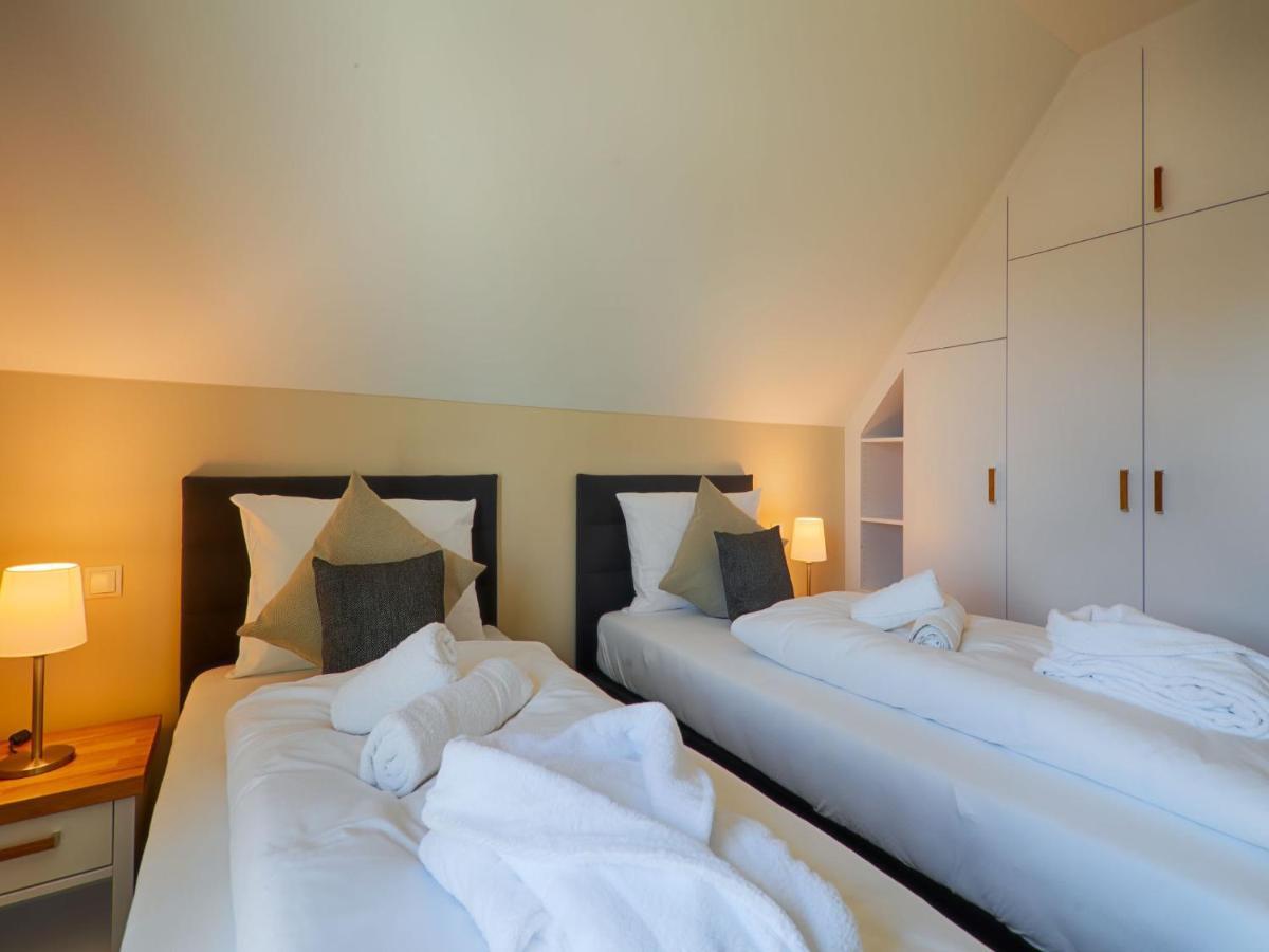 Reetland Am Meer - Luxus Reetdachvilla Mit 3 Schlafzimmern, Sauna Und Kamin F18 ดรันส์เคอ ภายนอก รูปภาพ